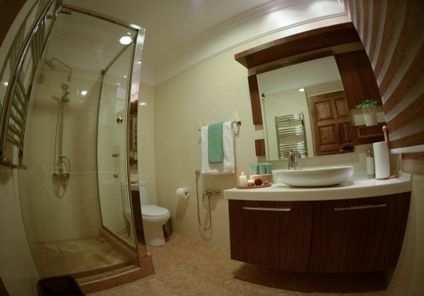 حمام و سرویس بهداشتی خانه مسافر روزهای طلایی کرمان